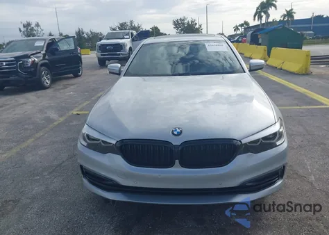 2019 BMW 530I xDrive z USA, uszkodzony, nr VIN WBAJA7C55KWW21815